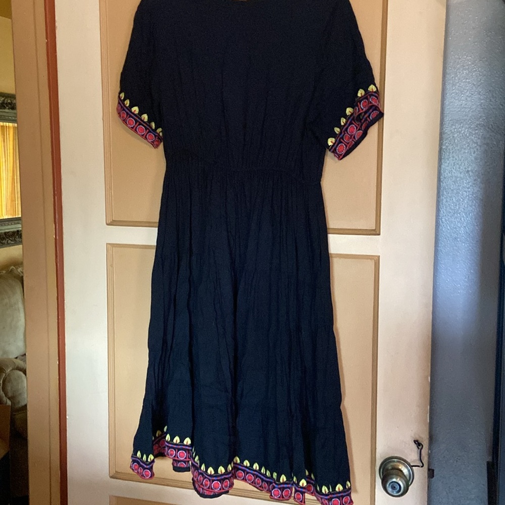 DONATED Solitaire Black Midi Dress with Vibrant Embroidery - Picture 6 of 9